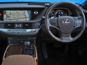 
									Lexus LS Executive Pearl White 2017′ 7SCLJ full								