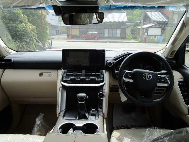 TOYOTA Land Cruiser Wagon ZX Pearl White 2023′ 7TUPX