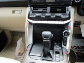 
									TOYOTA Land Cruiser Wagon ZX Pearl White 2023′ 7TUPX full								