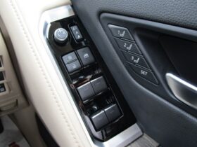 
									TOYOTA Land Cruiser Wagon ZX Pearl White 2023′ 7TUPX full								
