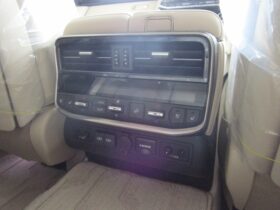 
									TOYOTA Land Cruiser Wagon ZX Pearl White 2023′ 7TUPX full								