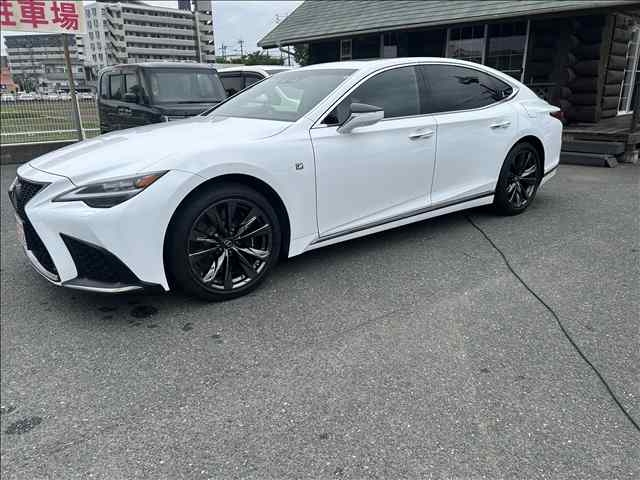 Lexus LS F Sport Pearl White 2022′ 7U6VY