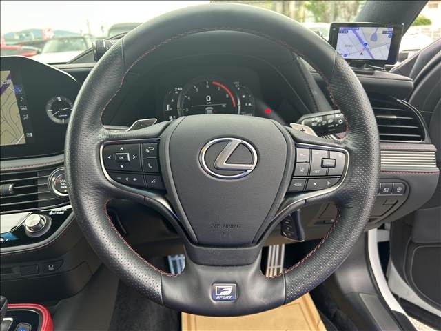 Lexus LS F Sport Pearl White 2022′ 7U6VY