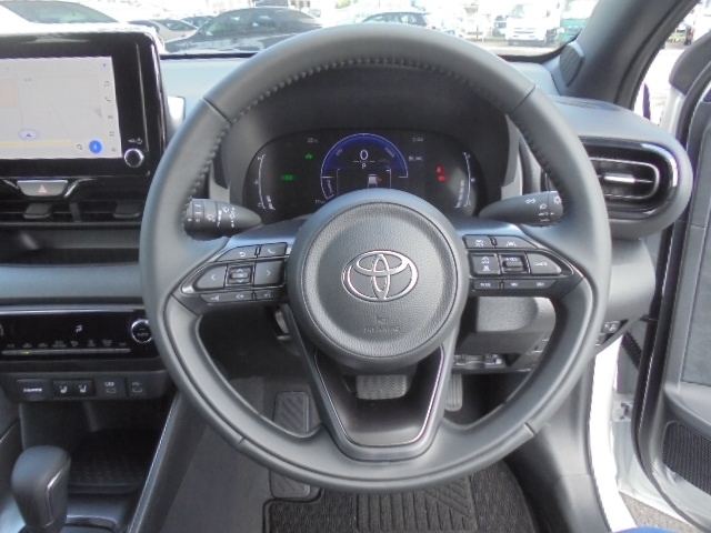 TOYOTA Yaris Z Pearl White 2025′ 7VZWE