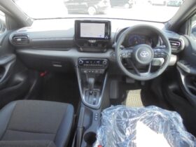 
									TOYOTA Yaris Z Pearl White 2025′ 7VZWE full								
