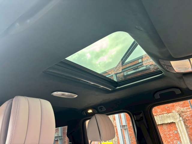 Mercedes-Benz G Class G450d Launch Edition (ISG) Pearl White 2024′ 86YRQ