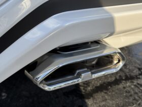 
									TOYOTA Land Cruiser Wagon ZX Pearl White 2023′ 89HVM full								