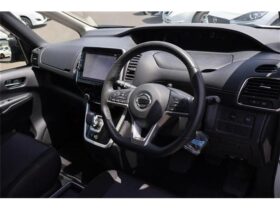 
									NISSAN Serena e-POWER Highway Star Pearl White 2018′ 8BC7U full								