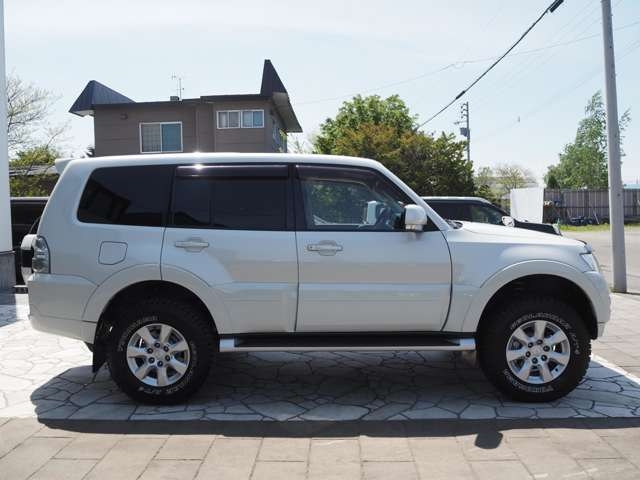 MITSUBISHI Pajero Exceed Pearl White 2017′ 8FI5F