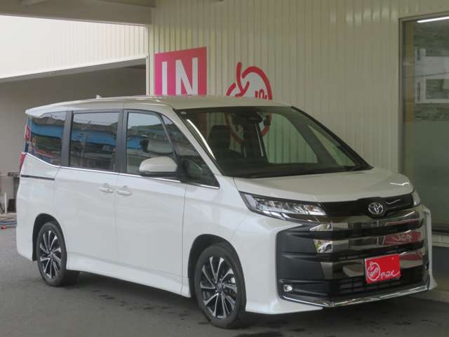 TOYOTA Noah S-Z Pearl White 2023′ 8FION