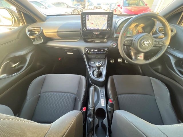 TOYOTA Yaris RZ First Edition White 2020′ 8JSHJ