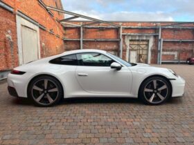 
									Porsche 911 Carrera White 2025′ 8LZJE full								