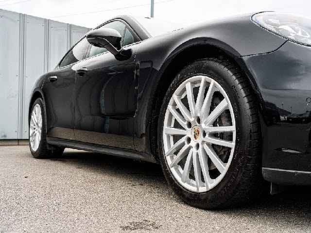 Porsche Panamera 4 Black 2018′ 8MKL9