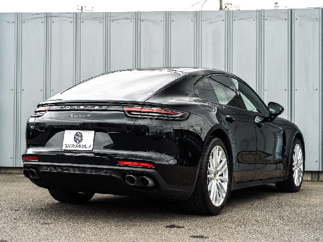 Porsche Panamera 4 Black 2018′ 8MKL9