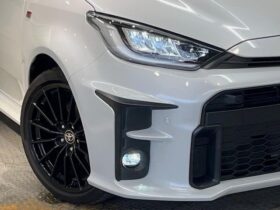 
									TOYOTA Yaris RS Pearl White 2021′ 8O2QU full								