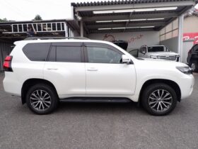 
									TOYOTA Land Cruiser Prado TX L Package Sunroof 7 Seater Pearl White 2021′ 8Q076 full								