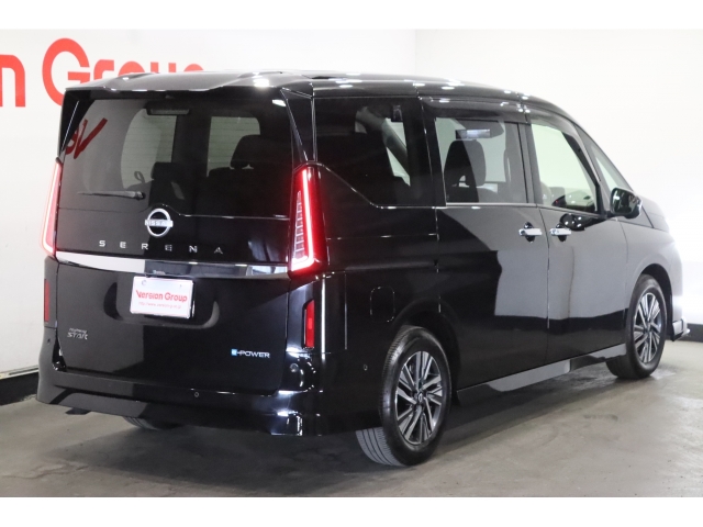 NISSAN Serena e-POWER Highway Star V Black 2023′ 8Q07M