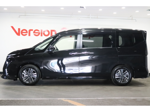 NISSAN Serena e-POWER Highway Star V Black 2023′ 8Q07M