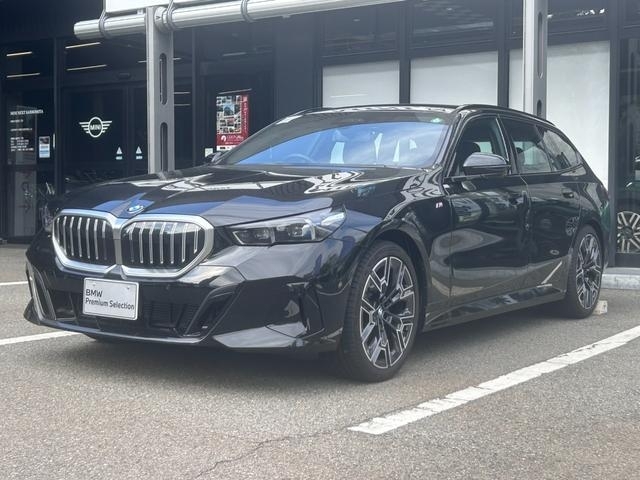 BMW 5 Series 523d xDrive M Sport Black 2024′ 8WFJ4