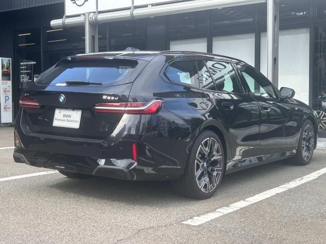 BMW 5 Series 523d xDrive M Sport Black 2024′ 8WFJ4