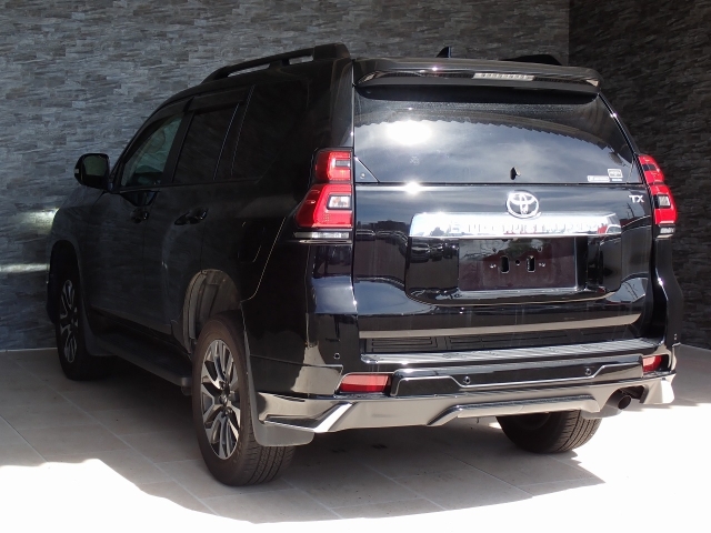 TOYOTA Land Cruiser Prado TX L Package Sunroof 7 Seater Black 2023′ 8WFLV