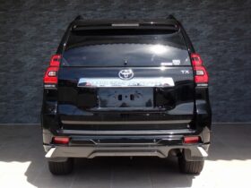 
									TOYOTA Land Cruiser Prado TX L Package Sunroof 7 Seater Black 2023′ 8WFLV full								
