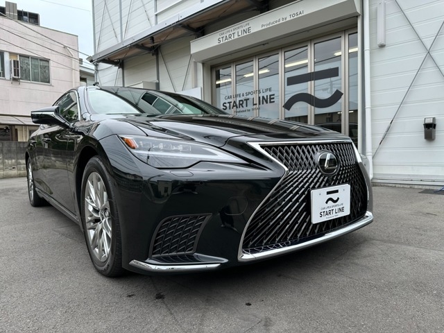 Lexus LS Executive Black 2023′ 8WONR