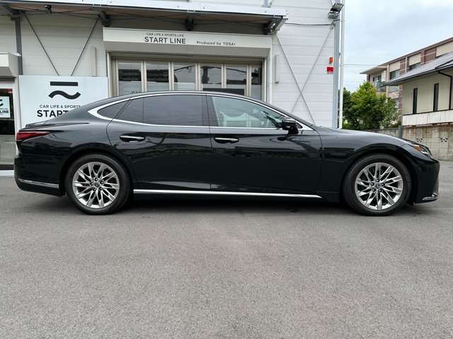 Lexus LS Executive Black 2023′ 8WONR