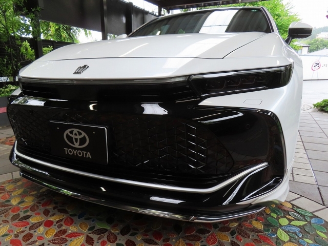 TOYOTA Crown CrossOver RS Advanced E-Four Pearl White 2024′ 8WP52