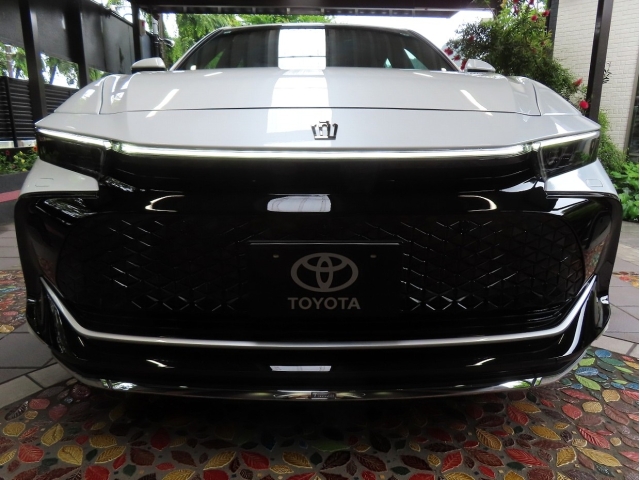 TOYOTA Crown CrossOver RS Advanced E-Four Pearl White 2024′ 8WP52