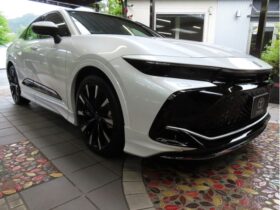 
									TOYOTA Crown CrossOver RS Advanced E-Four Pearl White 2024′ 8WP52 full								