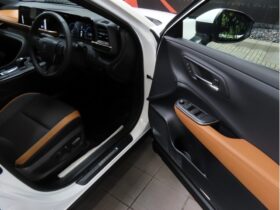 
									TOYOTA Crown CrossOver RS Advanced E-Four Pearl White 2024′ 8WP52 full								