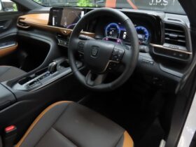 
									TOYOTA Crown CrossOver RS Advanced E-Four Pearl White 2024′ 8WP52 full								