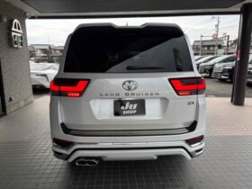 
									TOYOTA Land Cruiser Wagon ZX  Modelista  JBL & Rear Entertainment Pearl White 2022′ 8YKO4 full								
