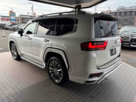 
									TOYOTA Land Cruiser Wagon ZX  Modelista  JBL & Rear Entertainment Pearl White 2022′ 8YKO4 full								