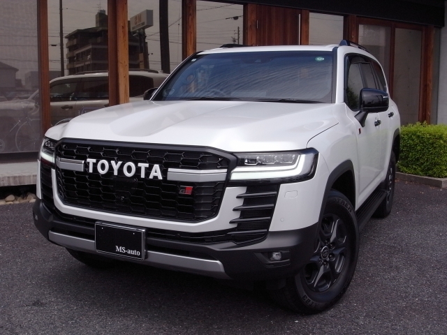 TOYOTA Land Cruiser Wagon GR Sport Pearl White 2024′ 950BS