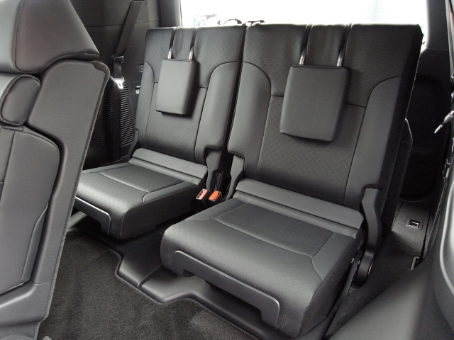 TOYOTA Land Cruiser Wagon GR Sport Pearl White 2024′ 950BS