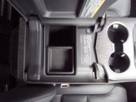 
									TOYOTA Land Cruiser Wagon GR Sport Pearl White 2024′ 950BS full								