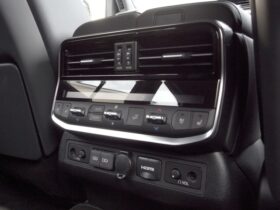 
									TOYOTA Land Cruiser Wagon GR Sport Pearl White 2024′ 950BS full								
