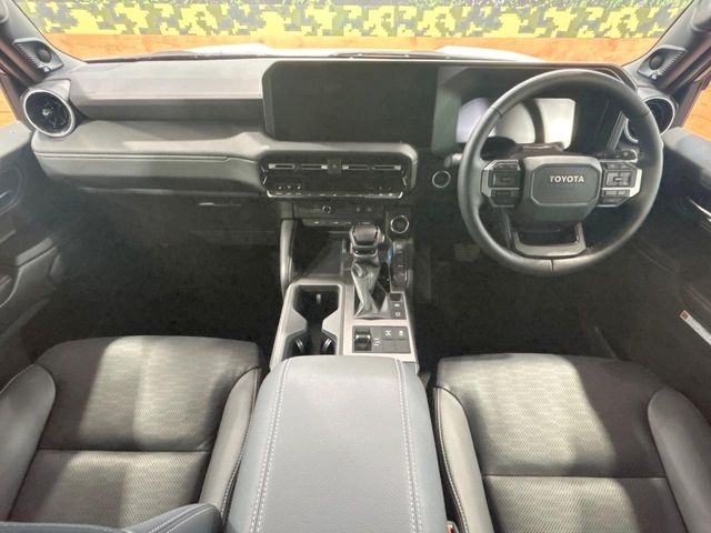 TOYOTA Land Cruiser Wagon VX Pearl White 2024′ 95904