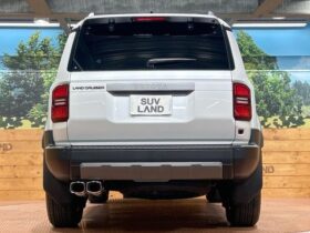 
									TOYOTA Land Cruiser Wagon VX Pearl White 2024′ 95904 full								