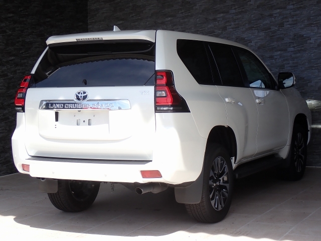 TOYOTA Land Cruiser Prado TX L Package Sunroof 7 Seater Pearl White 2023′ 99AGZ