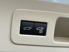 
									TOYOTA Land Cruiser Wagon ZX Pearl White 2024′ 9BRLX full								