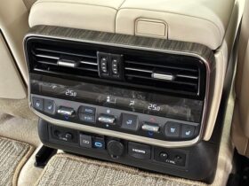 
									TOYOTA Land Cruiser Wagon ZX Pearl White 2024′ 9BRLX full								