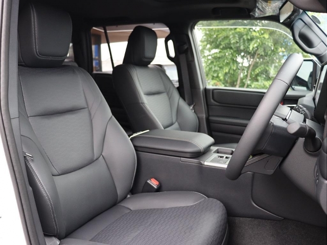 TOYOTA Land Cruiser Wagon VX Pearl White 2024′ 9I755