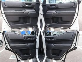 
									TOYOTA Land Cruiser Wagon VX Pearl White 2024′ 9I755 full								