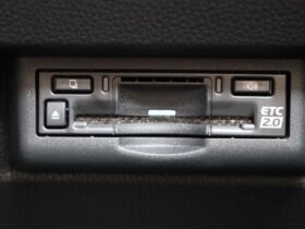 
									TOYOTA Land Cruiser Wagon VX Pearl White 2024′ 9I755 full								
