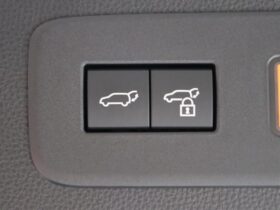 
									TOYOTA Land Cruiser Wagon VX Pearl White 2024′ 9I755 full								