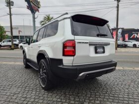 
									TOYOTA Land Cruiser Wagon VX Pearl White 2024′ 9OAMZ full								