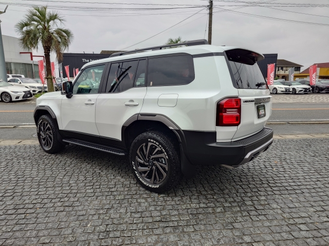 TOYOTA Land Cruiser Wagon VX Pearl White 2024′ 9OAMZ